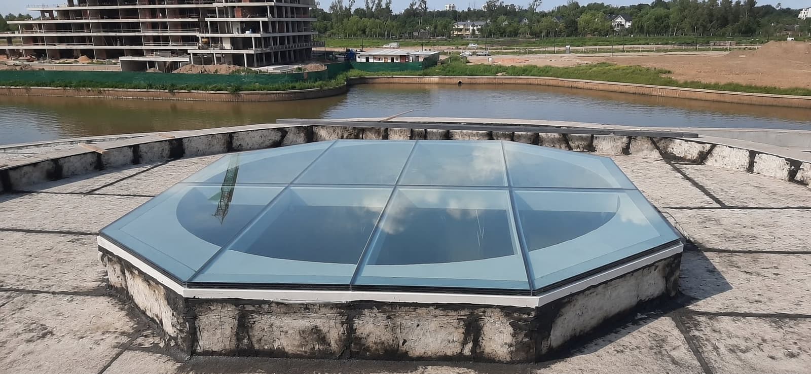 Piso de vidrio en vivienda de Nordelta, Buenos Aires